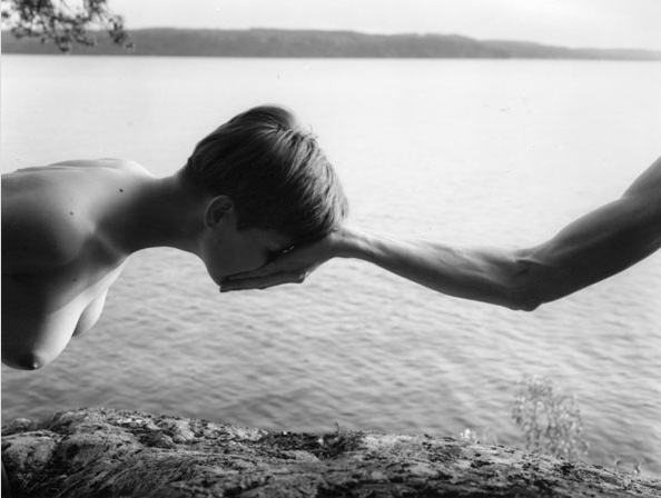 011_arno_rafael_minkkinen_theredlist